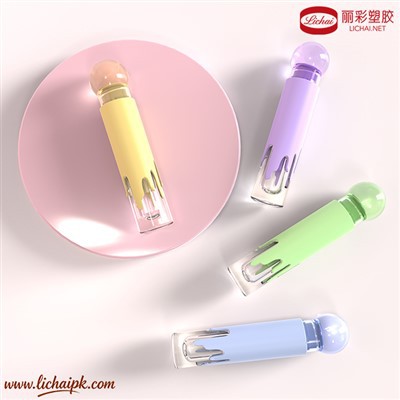 Блиск для губ у тюбику для макіяжу